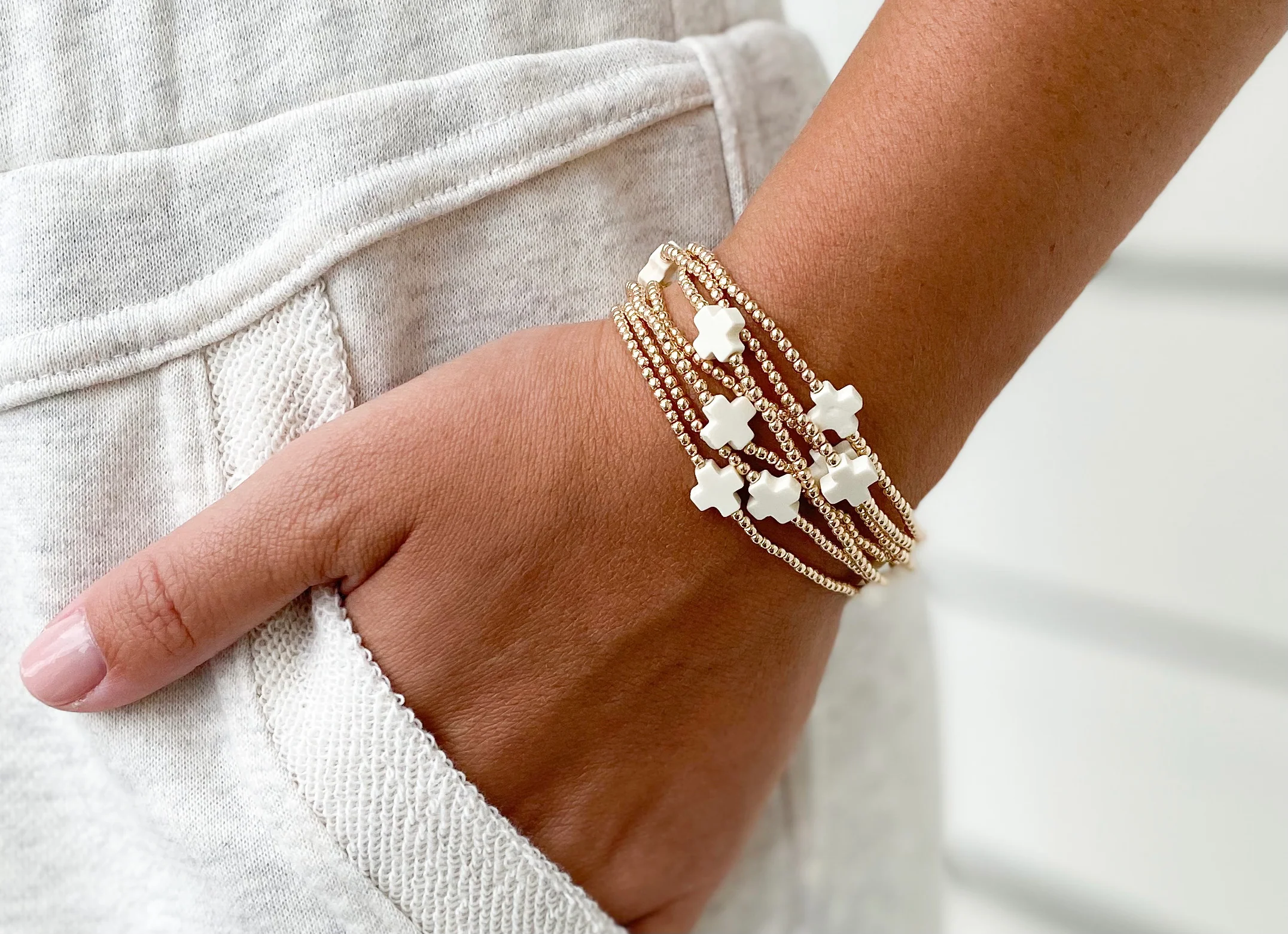 Signature Cross Gold Pattern 2mm Bead Bracelet - Image 15